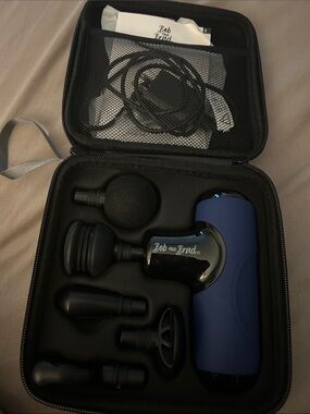 Bob and Brad Travel Case in Black